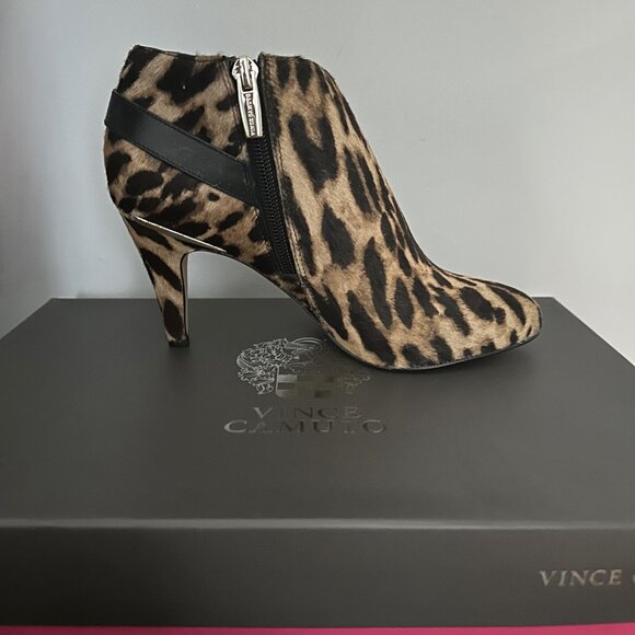 Vince Camuto Vesela Ankle Booties Size 6 - Picture 2 of 6